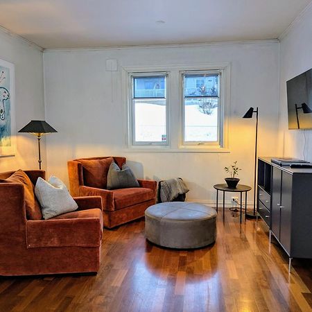 Hus Med Egen Strandlinje Tromsø Esterno foto