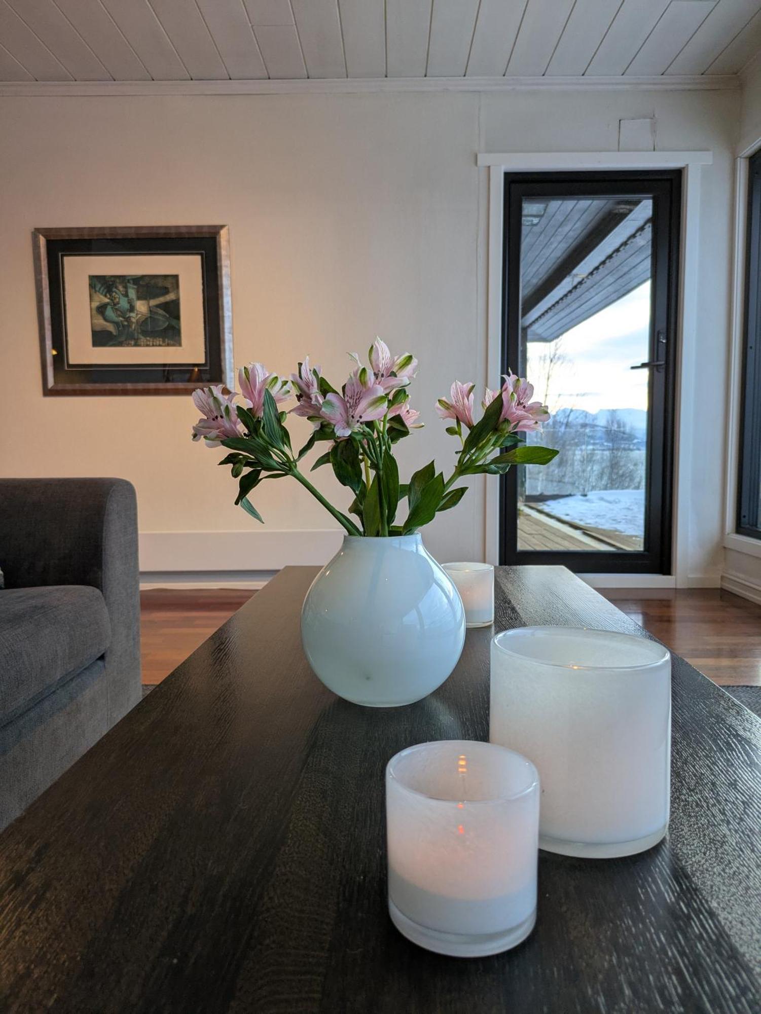Hus Med Egen Strandlinje Tromsø Esterno foto